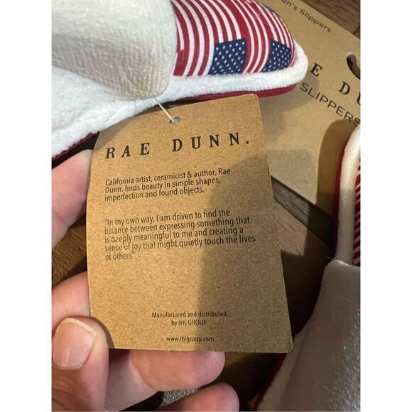 Rae Dunn USA Flag Slippers Woman’s Size Small 5-6 NEW MSRP $38 - Picture 6 of 9